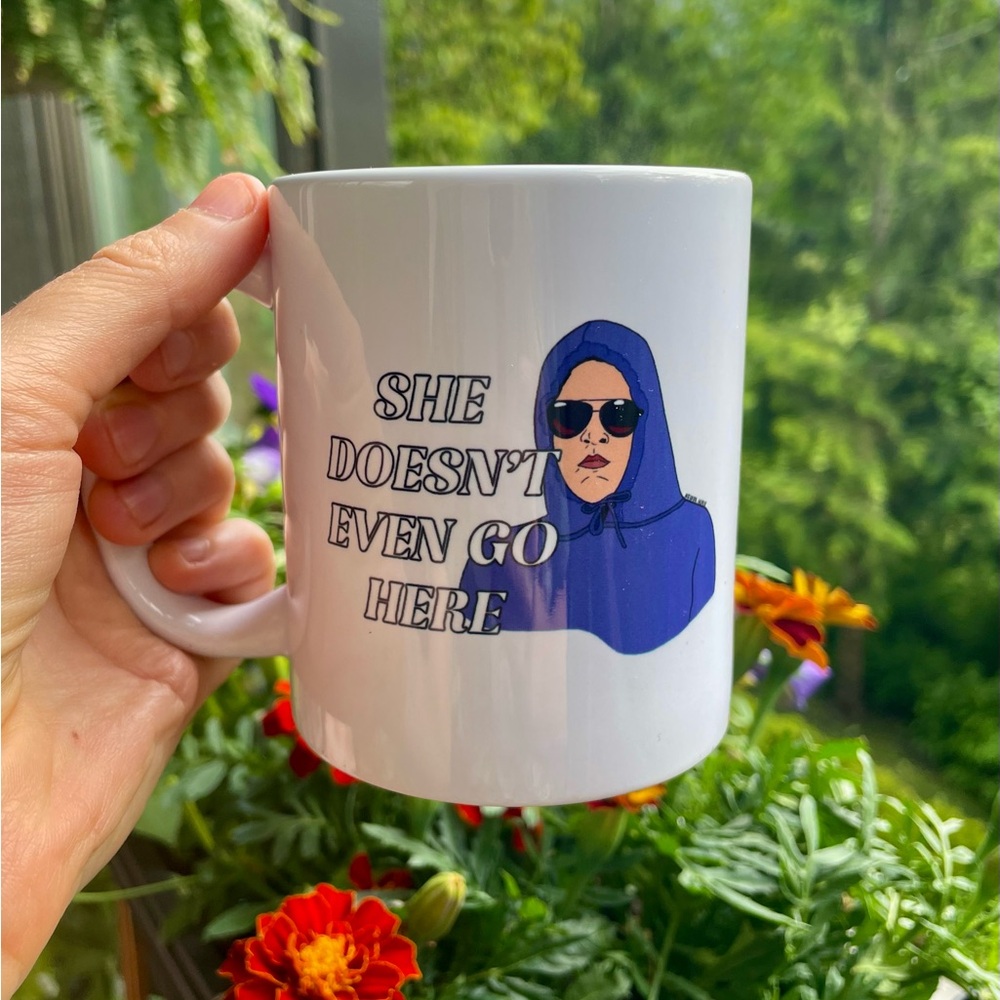 NEW She doesn’t even go here Mug